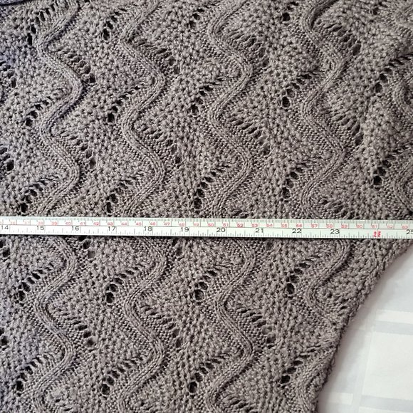 LAUREN CONRAD LC WOMEN'S LONG SLEEVE SWEATER SIZE MEDIUM WINTER FASHION WEAR - Picture 14 of 16